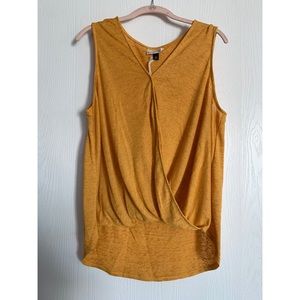 Never Worn Universal Thread Top